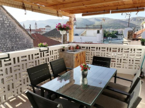Отель Apartment Ivana  Трогир